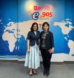 Tổng lãnh sự Đoàn Phương Lan trả lời phỏng vấn chương trình “Hello Vietnam” của Đài phát thanh tiếng Anh Busan