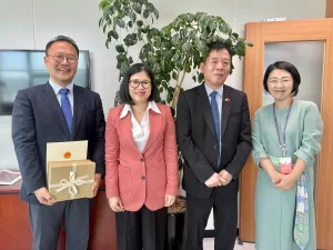 TỔNG LÃNH SỰ ĐOÀN PHƯƠNG LAN TRAO THƯ UỶ NHIỆM VÀ LÀM VIỆC VỚI BỘ NGOẠI GIAO HÀN QUỐC